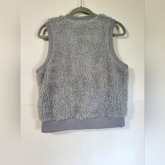 Aerie Offline Fluffy Cloud Sherpa Vest Grey Size M - Picture 3 of 11
